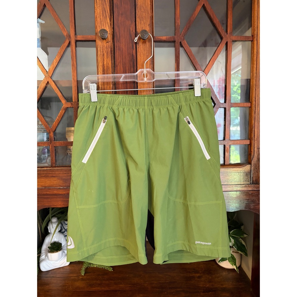 Patagonia Mens Green Shorts 57600 Running Hiking Athletic Size M
